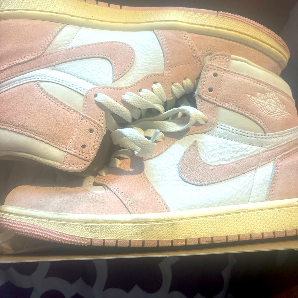 Pink Nike Sneakers must go!
